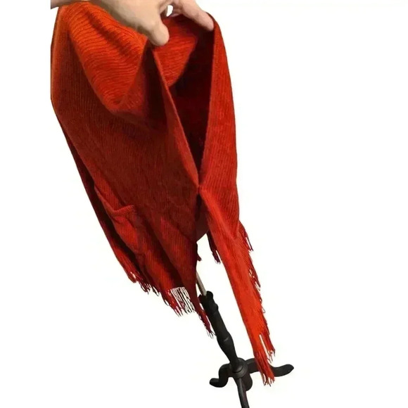 Women's Red One Size Open Front Knit Sweater Shaw with Pockets & Fringe - Picture 6 of 8
